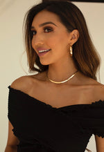 SILKY GOLD NECKLACE