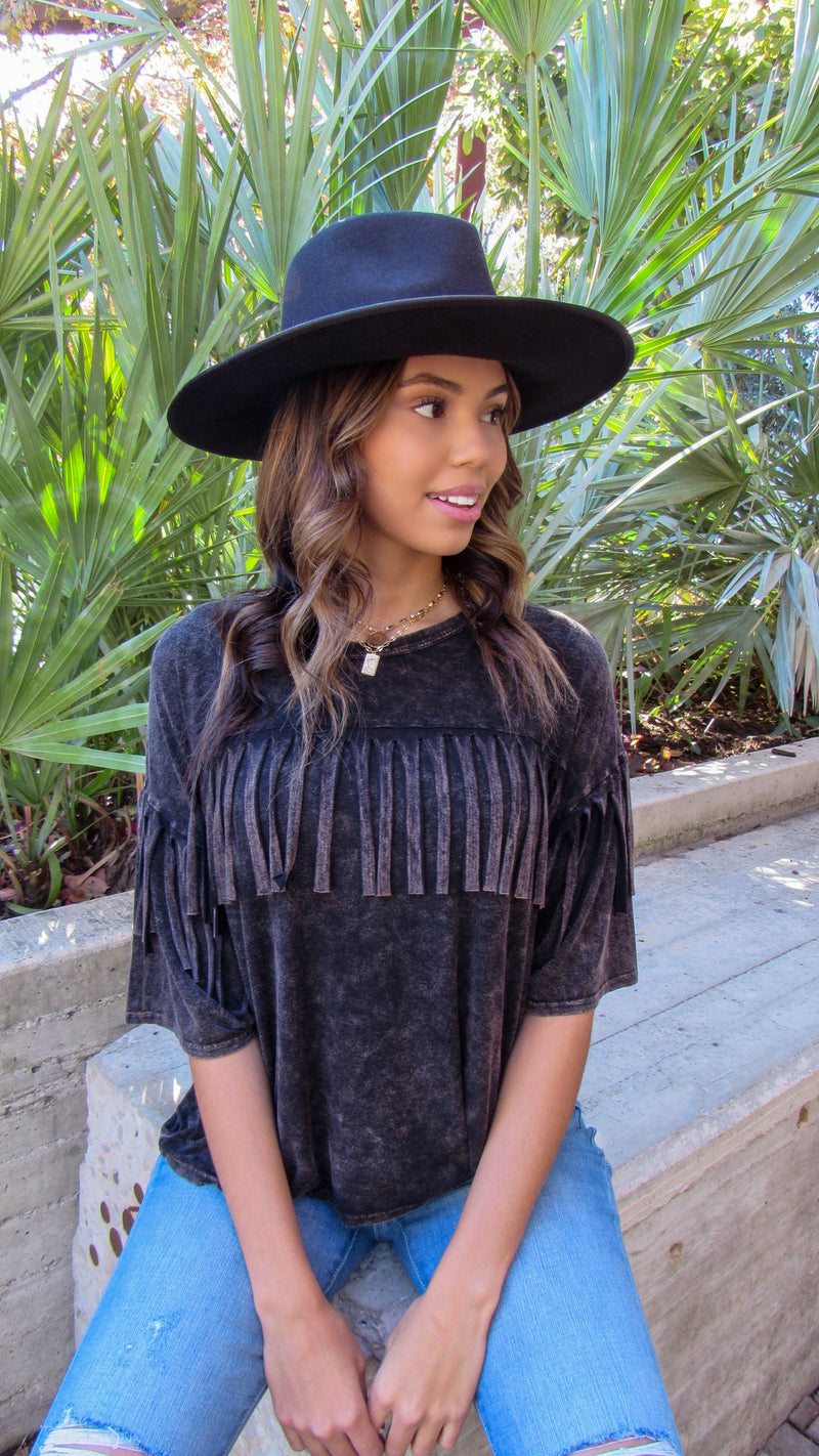 ALL THE FRINGE MINERAL WASH TOP