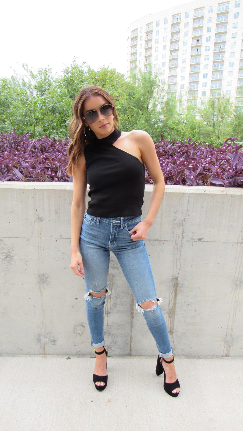 LINCOLN PARK MOCK NECK TOP- BLACK