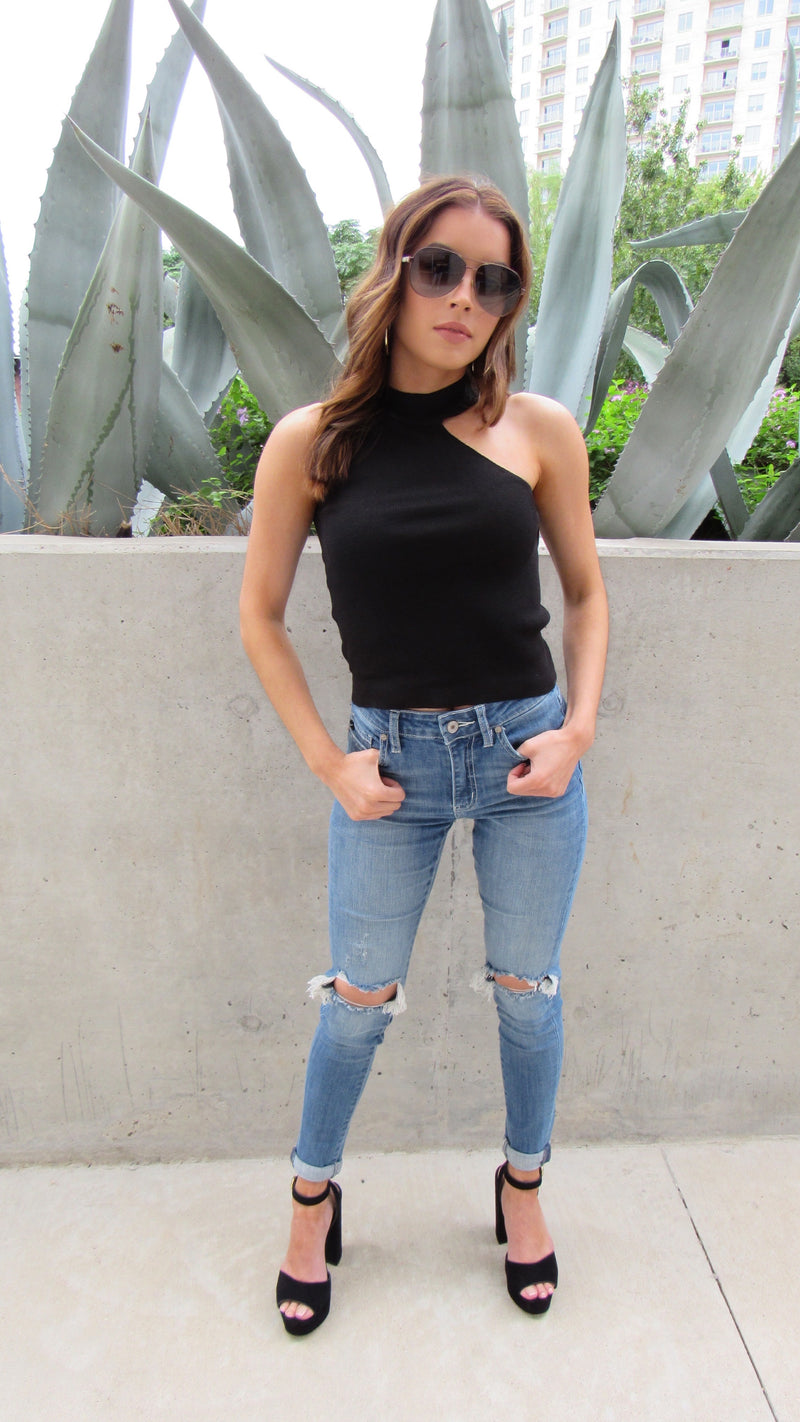 LINCOLN PARK MOCK NECK TOP- BLACK