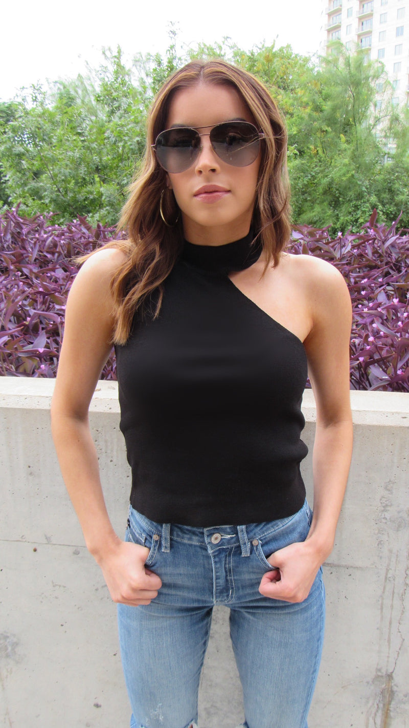 LINCOLN PARK MOCK NECK TOP- BLACK