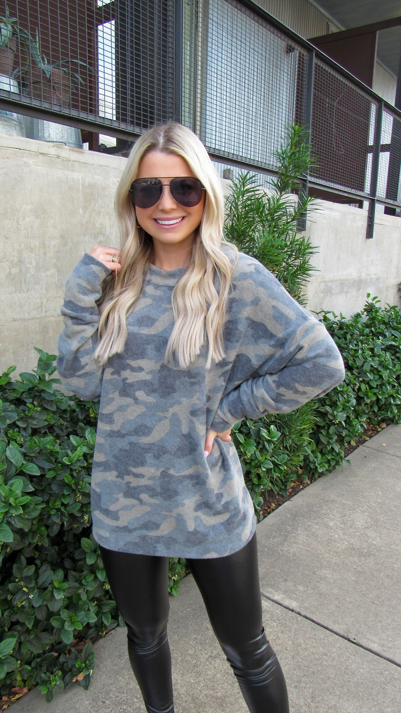 CAN'T SEE ME CAMO KNIT TOP